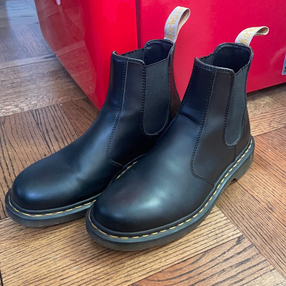 Black Vegan Chelsea Leather Dr. Martens Boots Sz11